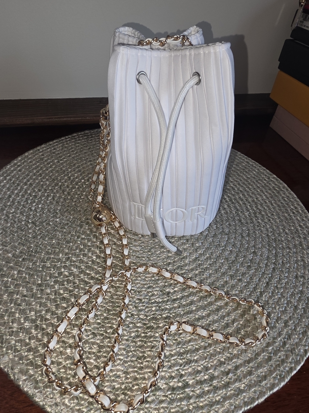 Fun DIOR GWP White Drawstring Bucket Bag/Pouch with Gold Chain